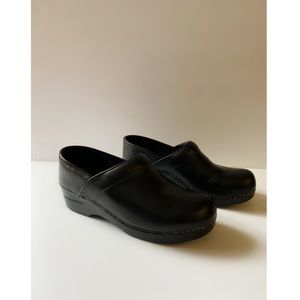 Black Dansko’s!